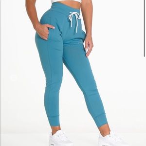NVGTN JOGGERS SIZE SMALL NWTGS